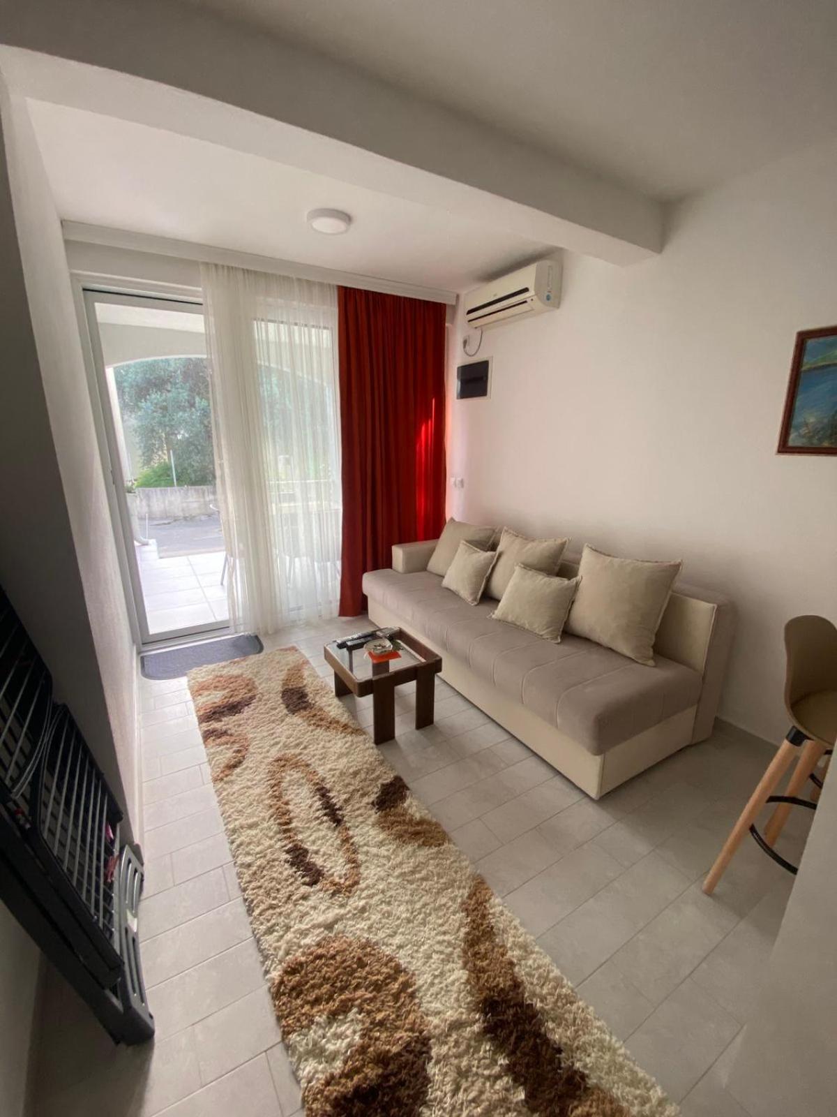 Appartement Nana Dea 2 à Utjeha-Bušat Extérieur photo