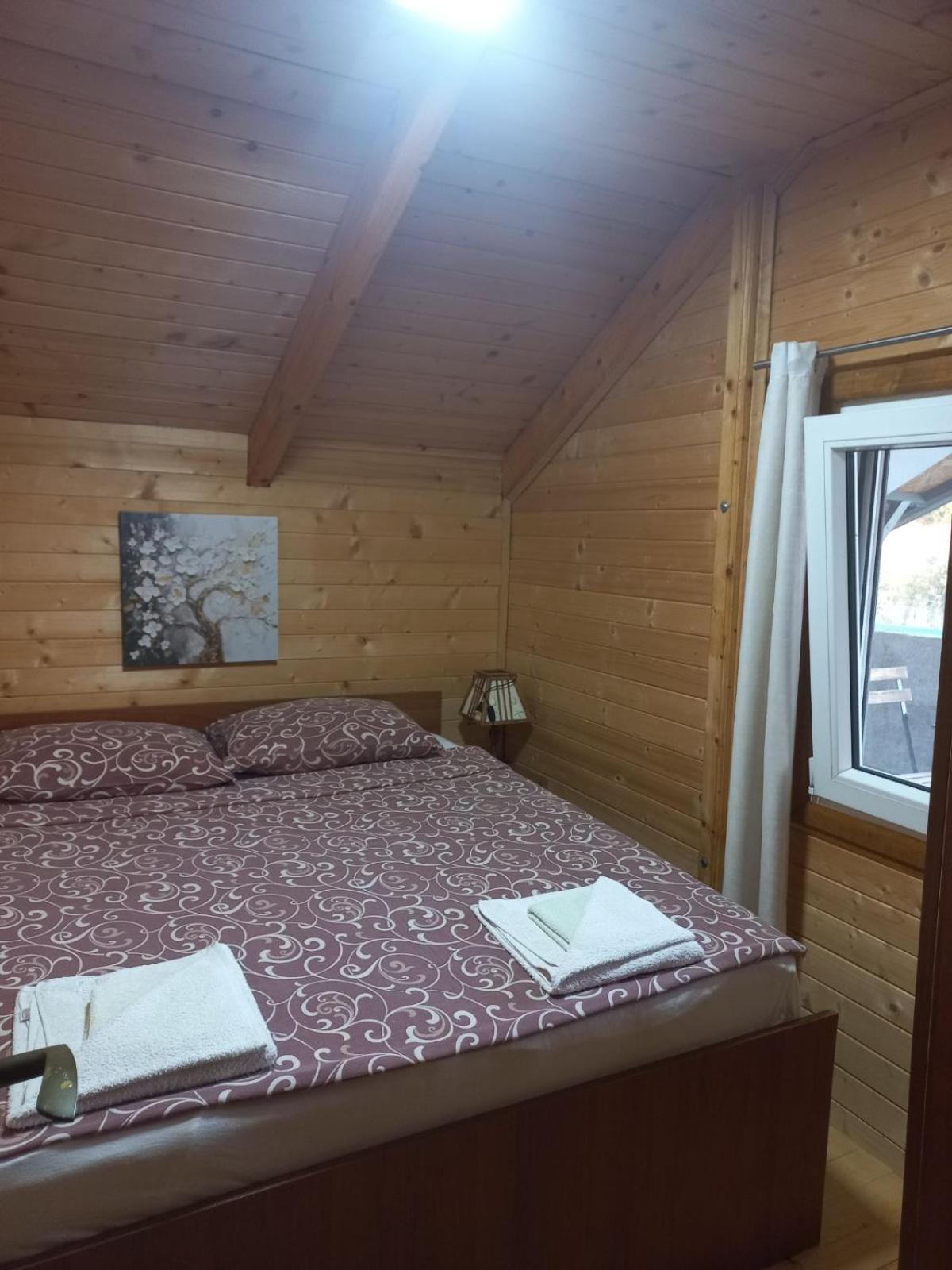 Appartement Nana Dea 2 à Utjeha-Bušat Extérieur photo