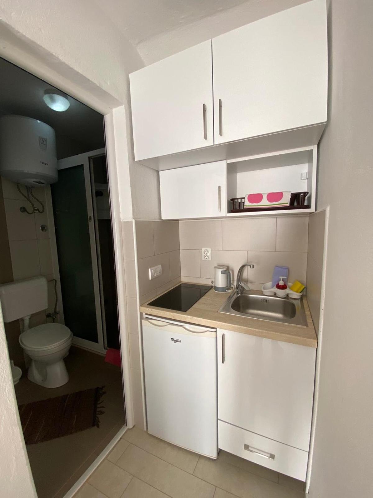 Appartement Nana Dea 2 à Utjeha-Bušat Extérieur photo