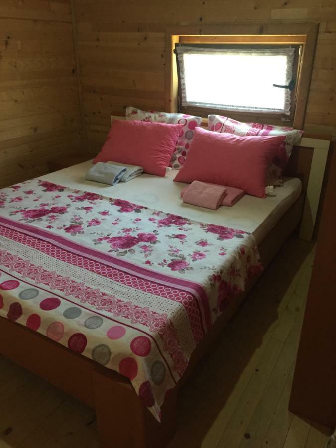 Appartement Nana Dea 2 à Utjeha-Bušat Extérieur photo